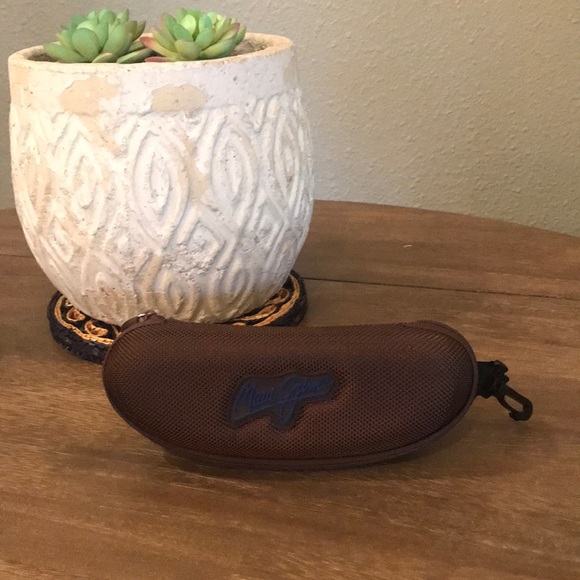 Maui Jim Accessories - Maui Jim sunglasses full zip case VGC